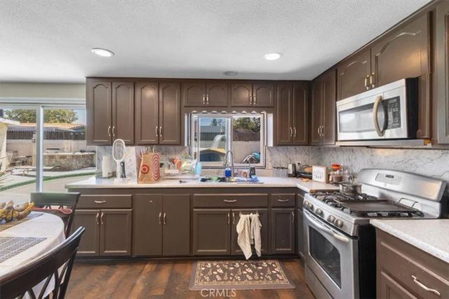 1401 S Joane Way, Santa Ana, CA 92704