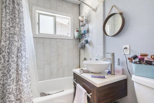 1401 S Joane Way, Santa Ana, CA 92704