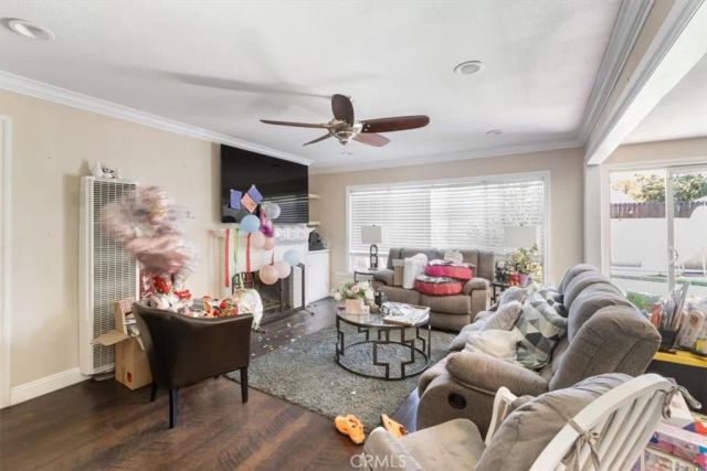 1401 S Joane Way, Santa Ana, CA 92704