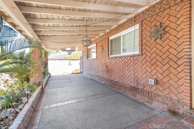 1401 S Joane Way, Santa Ana, CA 92704