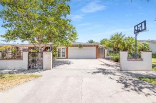 1401 S Joane Way, Santa Ana, CA 92704