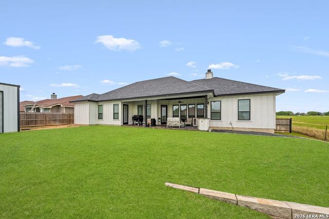 116 PARK HTS, Poth, TX 78147