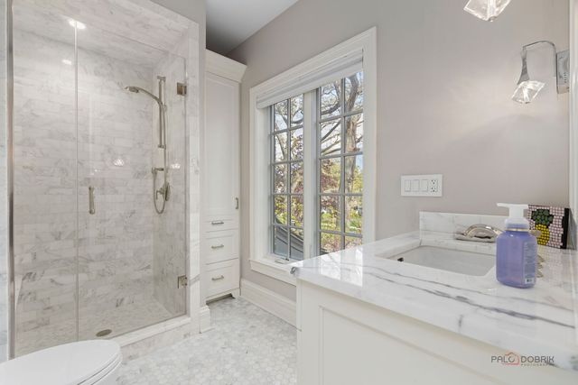 231 Woodlawn Avenue, Winnetka, IL 60093