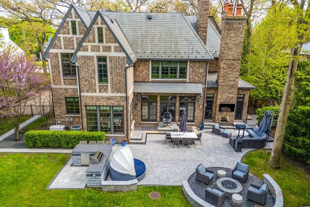231 Woodlawn Avenue, Winnetka, IL 60093