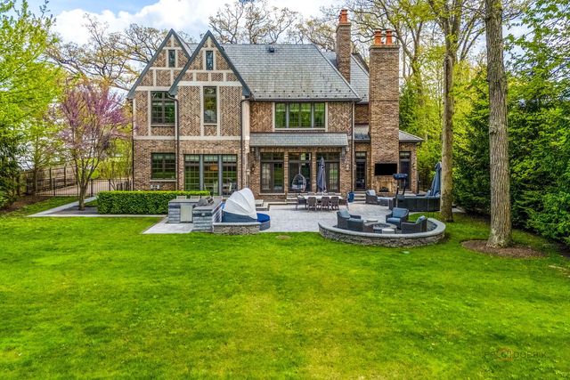 231 Woodlawn Avenue, Winnetka, IL 60093