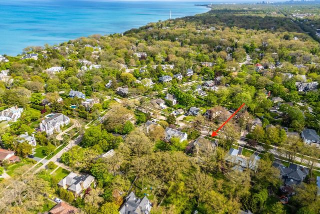 231 Woodlawn Avenue, Winnetka, IL 60093