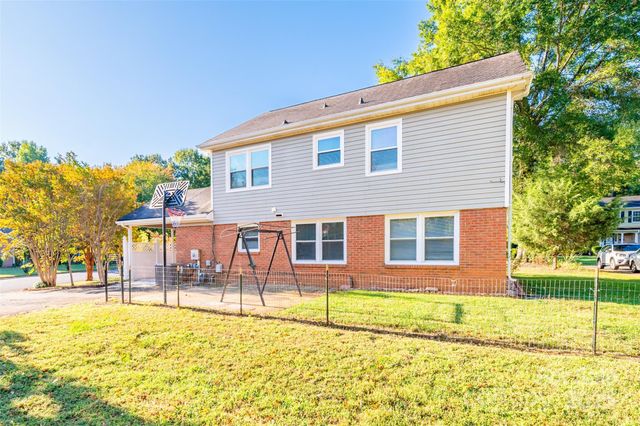 5111 Coronado Drive, Charlotte, NC 28212