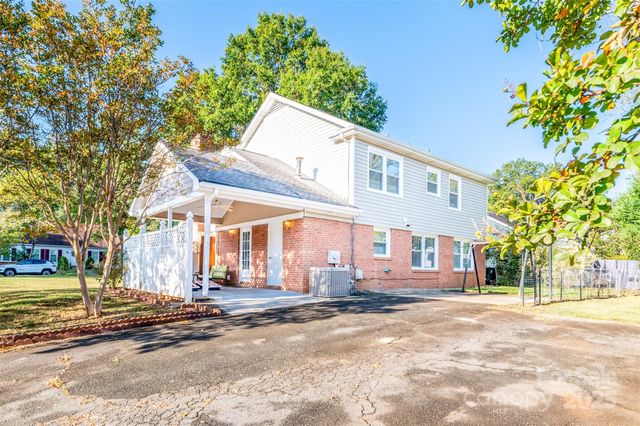 5111 Coronado Drive, Charlotte, NC 28212