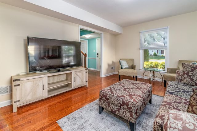 5111 Coronado Drive, Charlotte, NC 28212