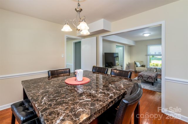 5111 Coronado Drive, Charlotte, NC 28212