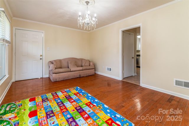 5111 Coronado Drive, Charlotte, NC 28212
