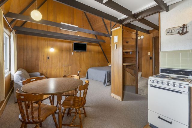 134 Deep Water Circle, Reeds Spring, MO 65737