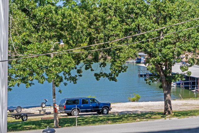 134 Deep Water Circle, Reeds Spring, MO 65737