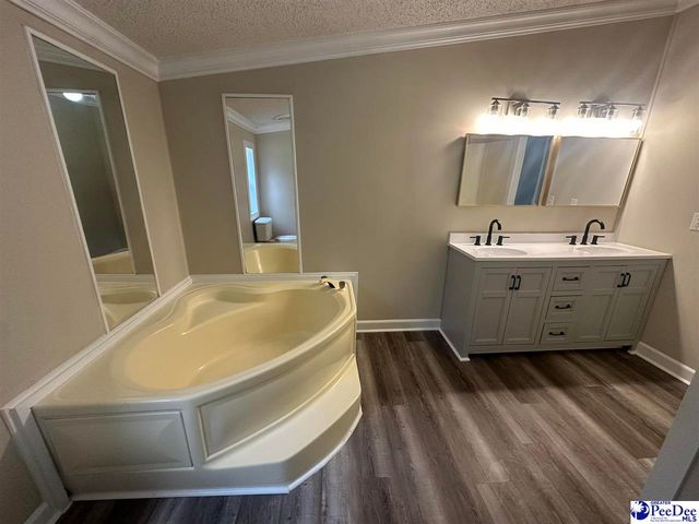 1518 E Effingham Highway, Effingham, SC 29541