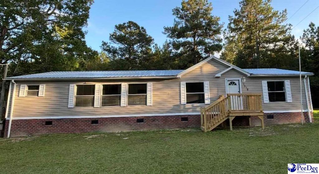 1518 E Effingham Highway, Effingham, SC 29541