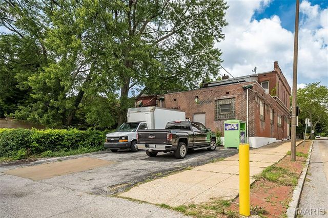 2600 Virginia Avenue, St Louis, MO 63118