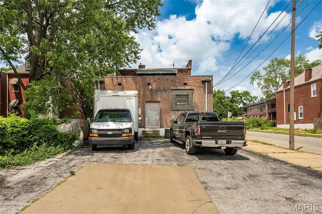 2600 Virginia Avenue, St Louis, MO 63118