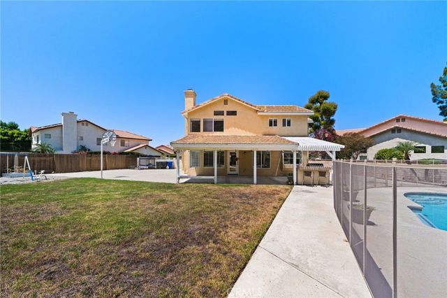 28348 Saddlebrook, Highland, CA 92346