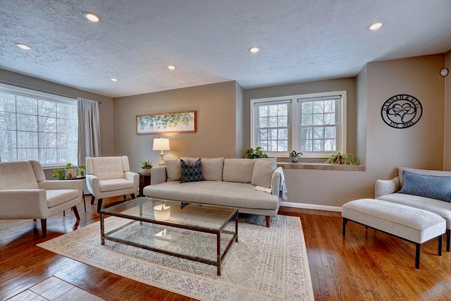 137 Winterwood Drive, Londonderry, NH 03053