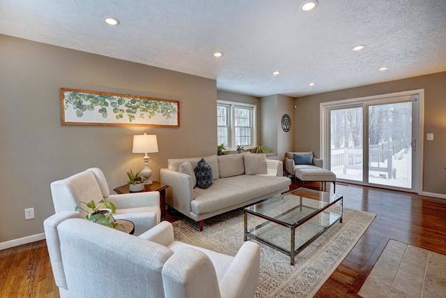 137 Winterwood Drive, Londonderry, NH 03053