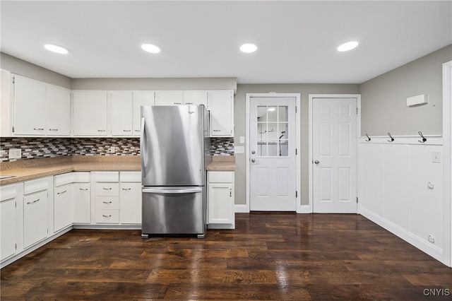 7939 Walnut Place, Clay, NY 13090