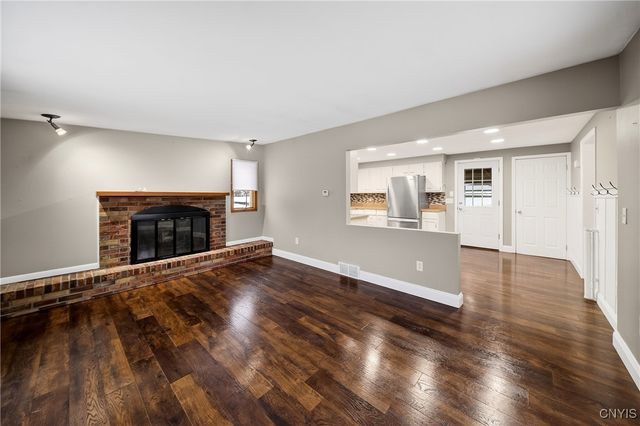 7939 Walnut Place, Clay, NY 13090