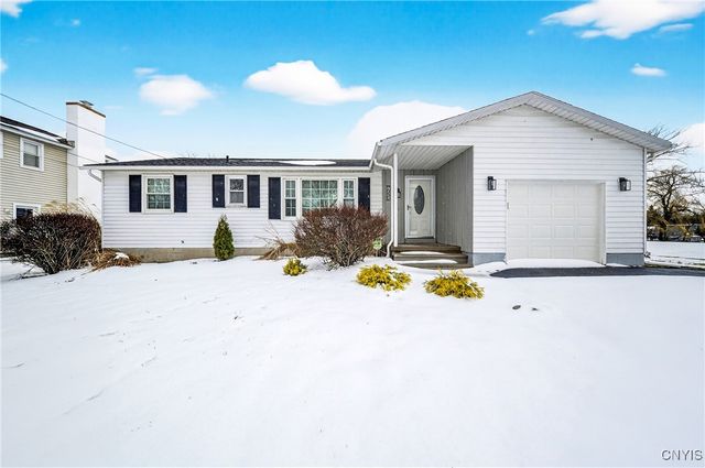 7939 Walnut Place, Clay, NY 13090