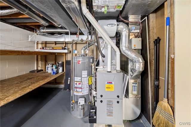 7939 Walnut Place, Clay, NY 13090