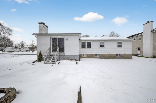 7939 Walnut Place, Clay, NY 13090