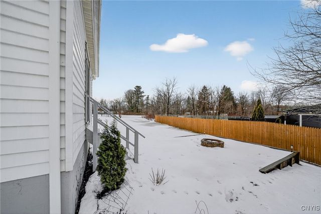 7939 Walnut Place, Clay, NY 13090