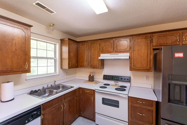 469 Courtland Drive, Summerville, SC 29486