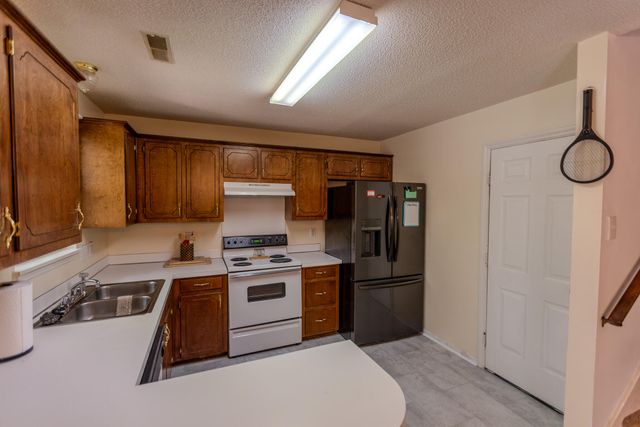 469 Courtland Drive, Summerville, SC 29486