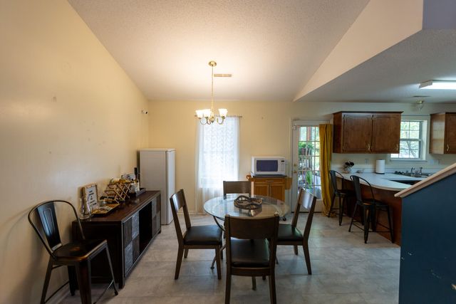 469 Courtland Drive, Summerville, SC 29486
