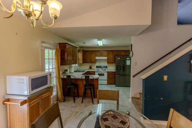 469 Courtland Drive, Summerville, SC 29486