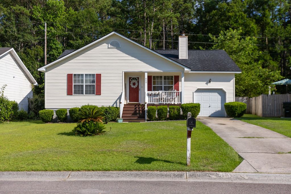 469 Courtland Drive, Summerville, SC 29486