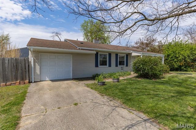 24 Belmont Drive, St Peters, MO 63376