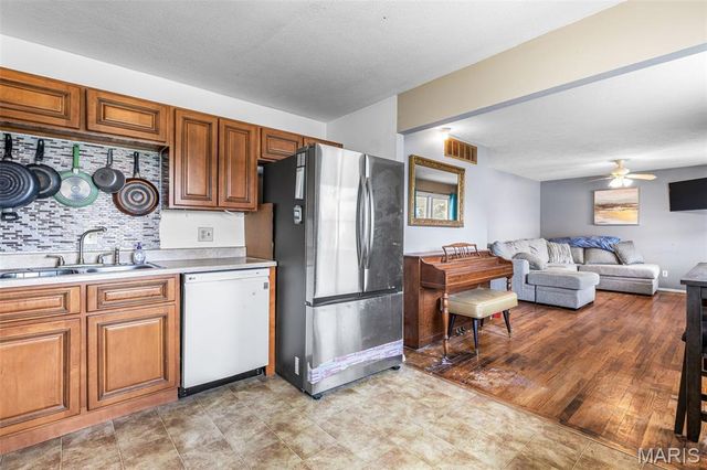 24 Belmont Drive, St Peters, MO 63376