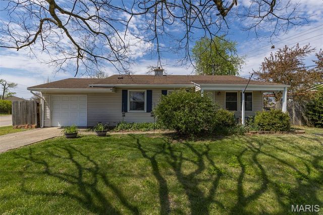 24 Belmont Drive, St Peters, MO 63376