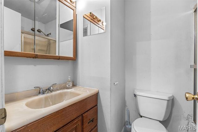 24 Belmont Drive, St Peters, MO 63376