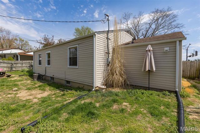 24 Belmont Drive, St Peters, MO 63376