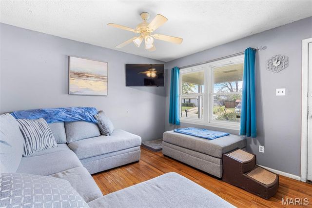 24 Belmont Drive, St Peters, MO 63376