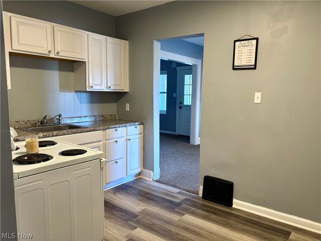 2258 Mogadore Road, Akron, OH 44312