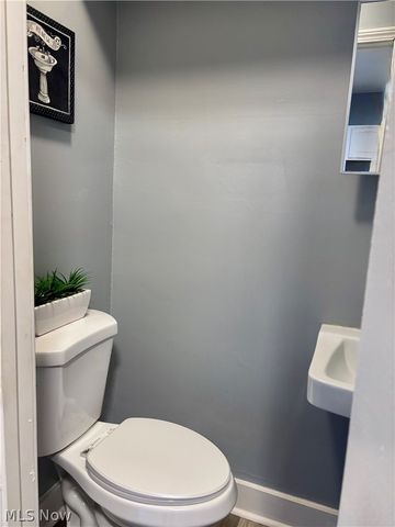 2258 Mogadore Road, Akron, OH 44312