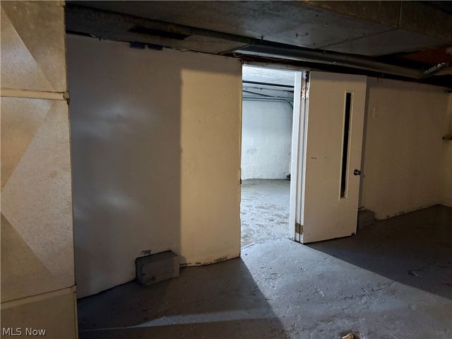 2258 Mogadore Road, Akron, OH 44312