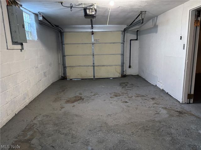 2258 Mogadore Road, Akron, OH 44312