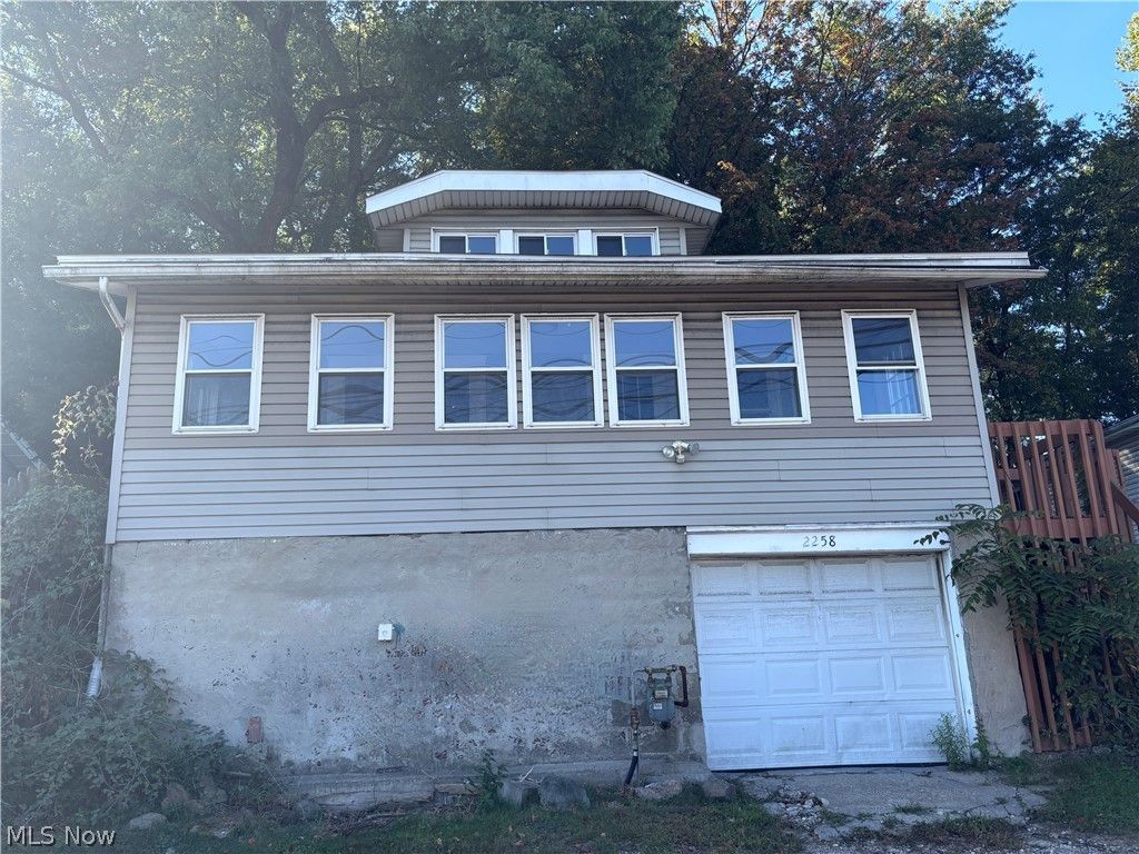 2258 Mogadore Road, Akron, OH 44312