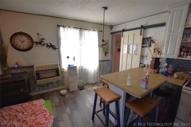 1 W Pine Street, Stilwell, OK 74960