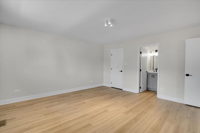 16110 Pine Drive, Tinley Park, IL 60477