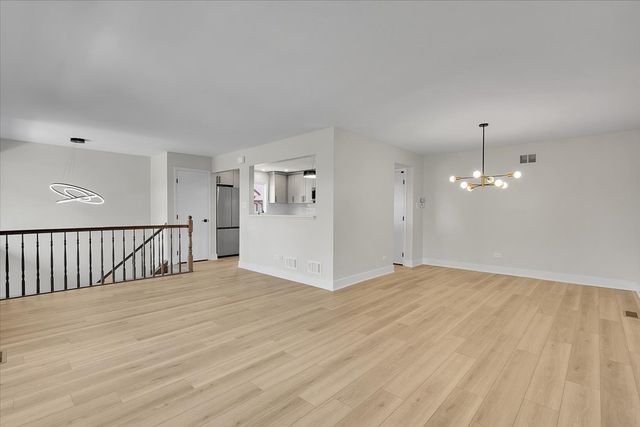 16110 Pine Drive, Tinley Park, IL 60477