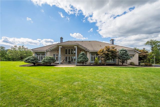 350 Cedar, South Strabane, PA 15301